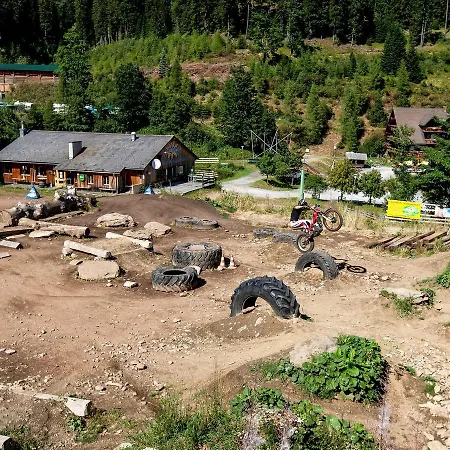 Chalet Boxenstopp Motorsportfans Lederwinkel