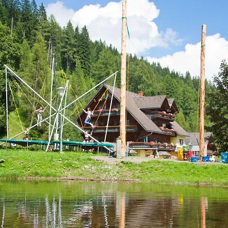 Chalet Chalet Boxenstopp Motorsportfans